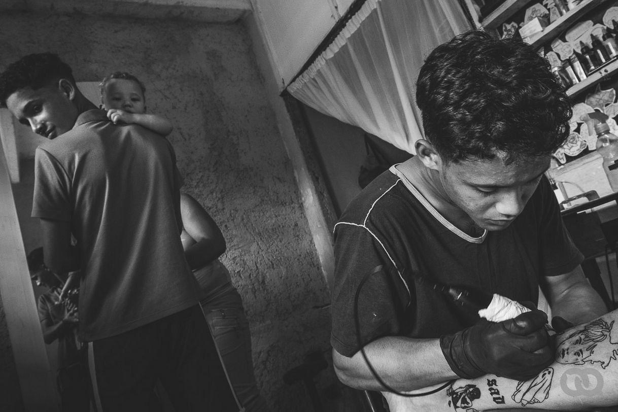 adolescentes tatuador