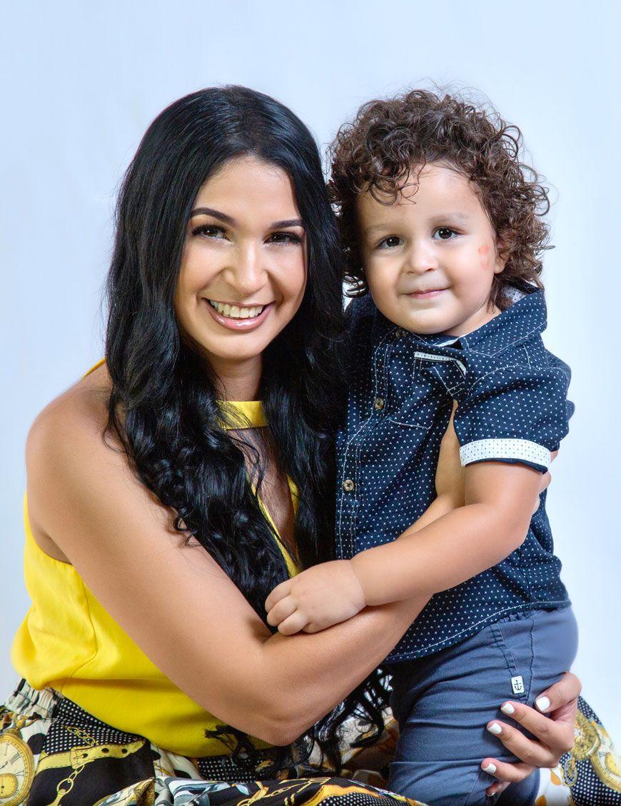 Yasbel Rodríguez y su hijo Oli.