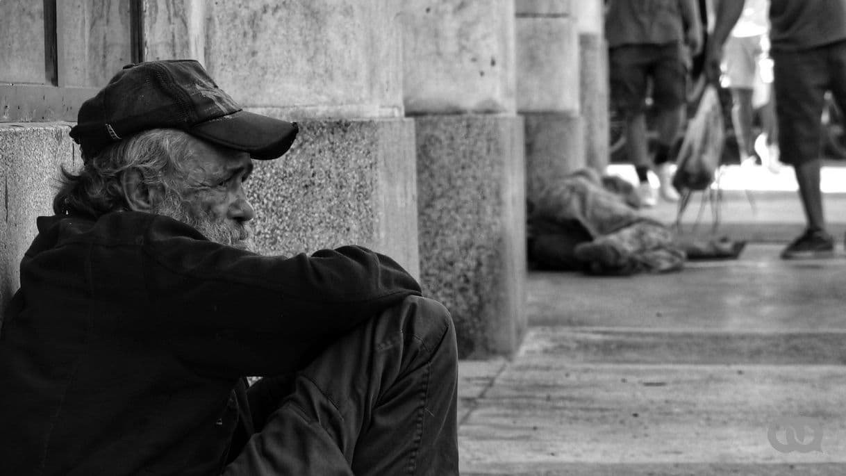 anciano en la calle Cuba