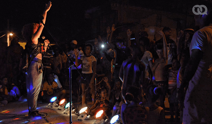Xiomis se presenta en peñas de rap de Cienfuegos. Foto: Miguel Suárez.
