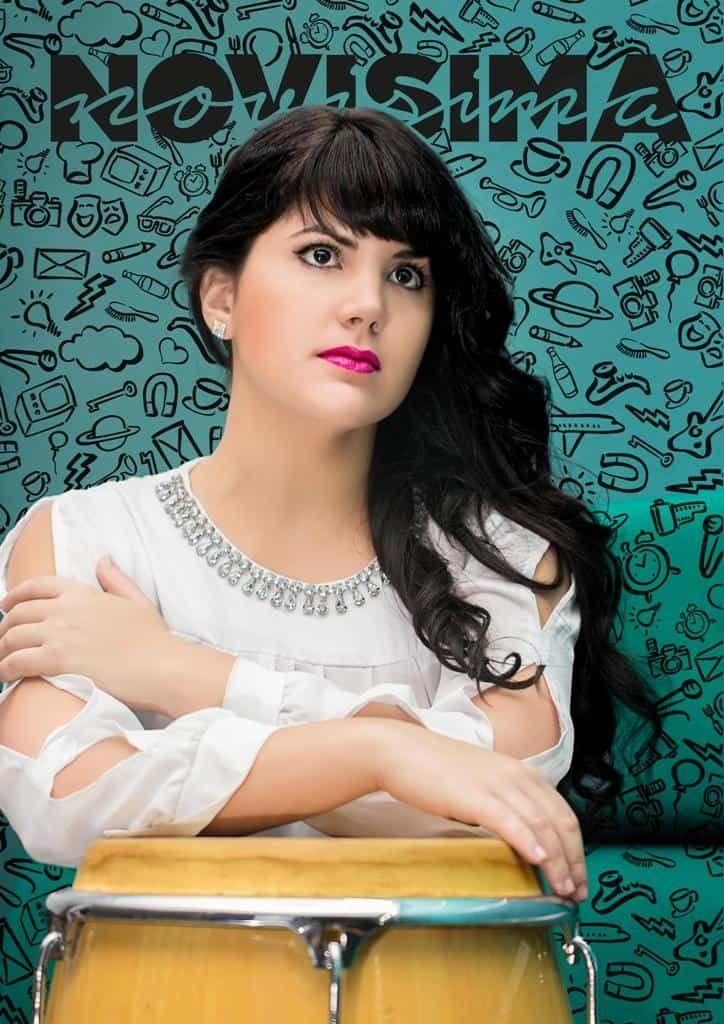revista-Novisima-mujer-con-tambor.jpg