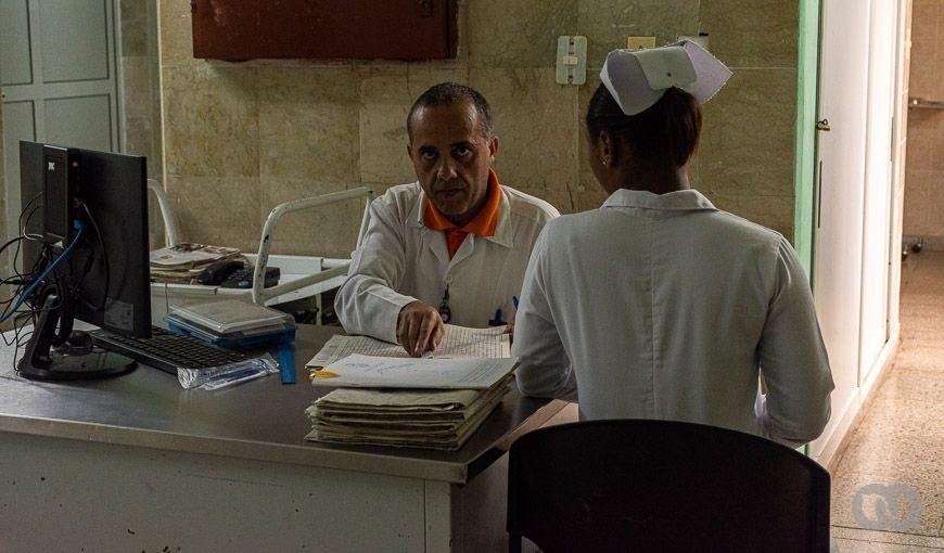 Personal médico en Cuba. Foto: Sadiel Mederos.