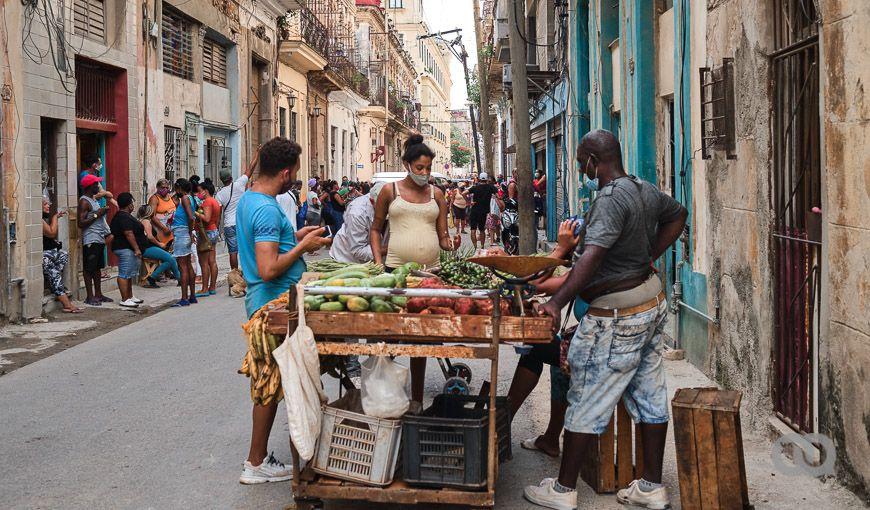 El adiós a los precios topados; Cuba prueba a medias la «fórmula vietnamita»