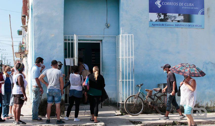 ¿Qué pagos se establecen para el recibo de medicinas en Cuba?