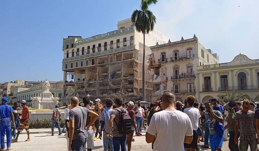 Explota y se derrumba el hotel Saratoga en La Habana