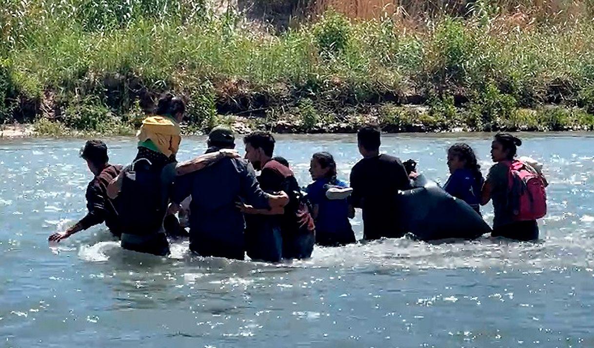 migrantes cubanos, emigración, leyes en Cuba, Río Bravo