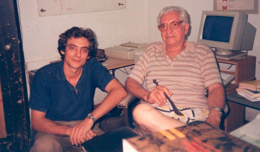 Manuel Moreno Fraginals y Alejandro de la Fuente en el estudio de Moreno en la Habana en 1988. Foto: cortesía del autor