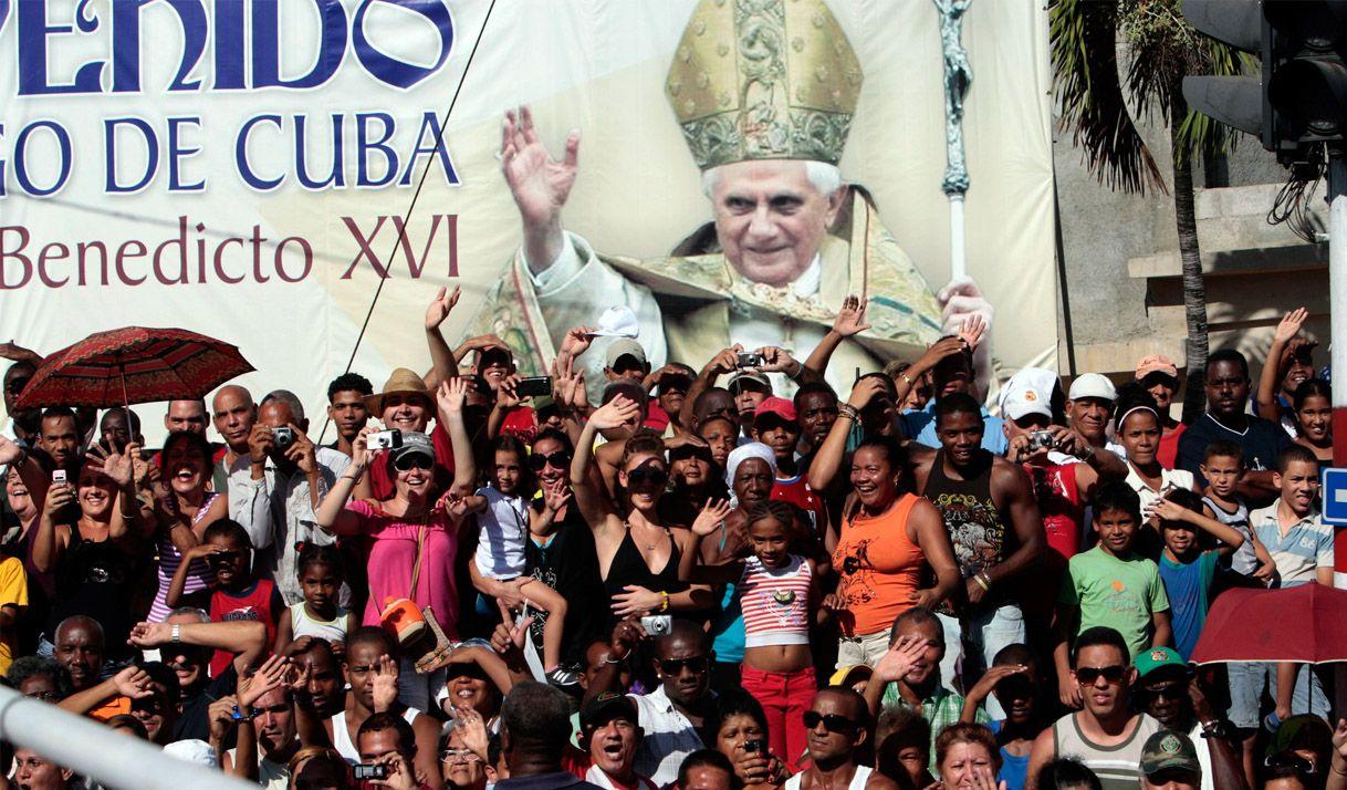 cartel papa personas Cuba