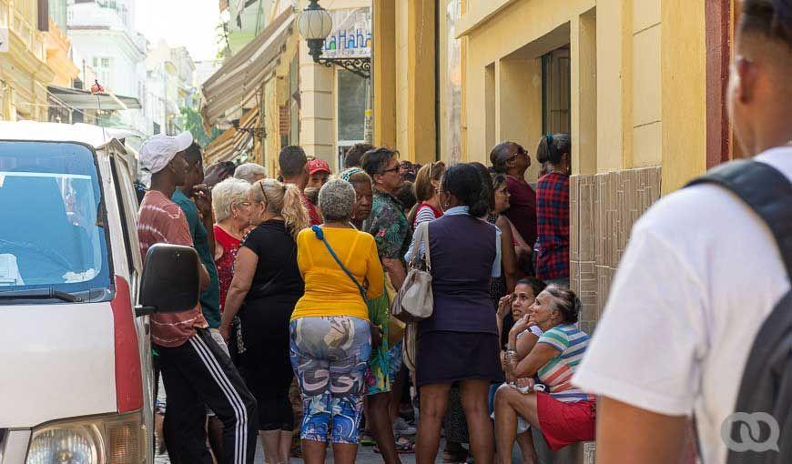 Coleras y coleros en Cuba