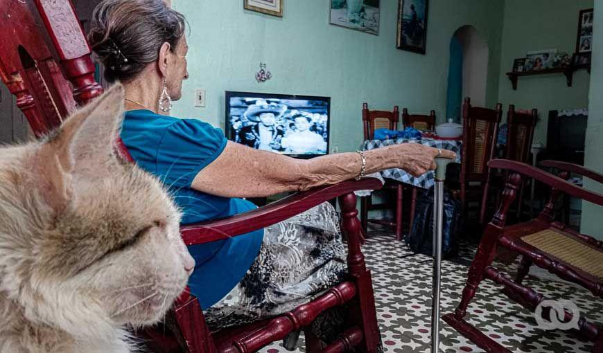 Cursilerías, pifias y chapuzas en la televisión cubana