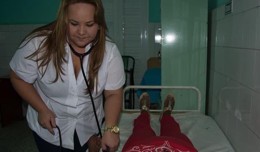 Cubana residente en Holanda estudia medicina en Cuba sin repatriarse