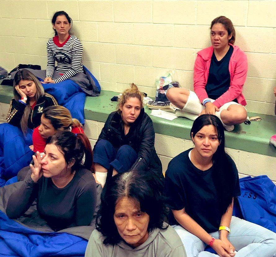 Cubanas detenidas en El Paso Texas. Foto: @JoaquinCastrotx