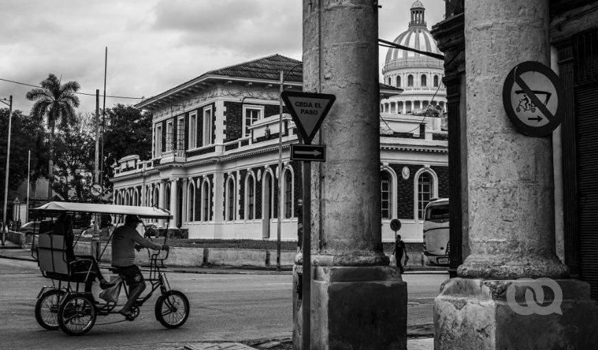 Habana Vieja, Cuba, bicitaxi, Capitolio