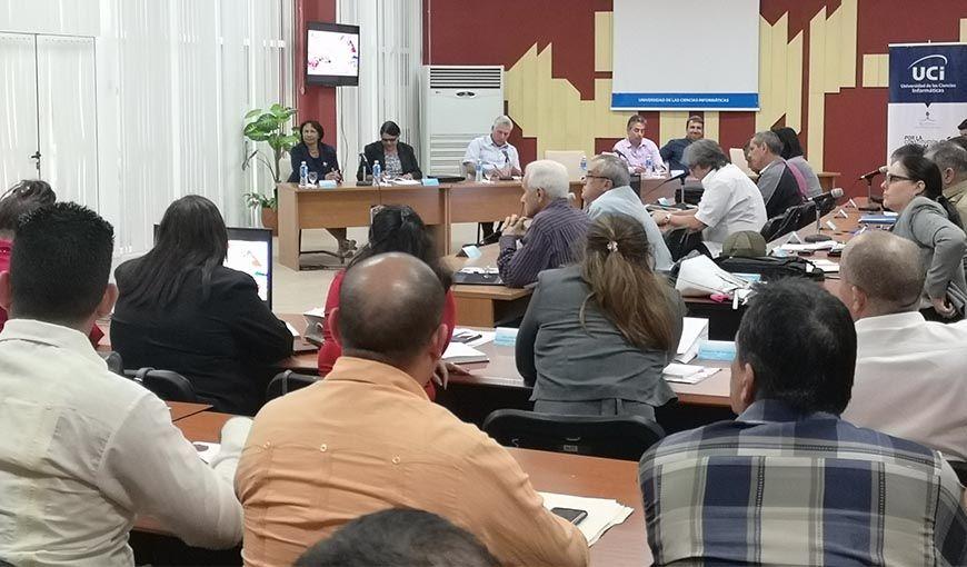 Díaz-Canel preside una sesión del Segundo Taller Nacional de Informatización y Ciberseguridad Territorial, realizado el 17 y 18 de enero en La Habana. Foto: Tomada de su perfil de Twitter.