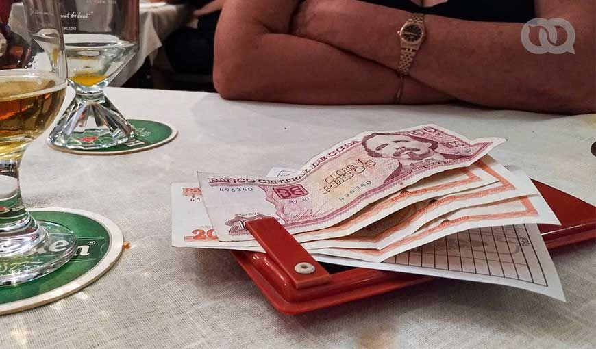 A partir del 1ro de enero de 2021 comienza en Cuba un proceso de unificación cambiaria. El Gobierno ha anunciado una tasa fija para el cambio de la moneda cubana con respecto al dólar. Foto: Sadiel Mederos/elTOQUE.