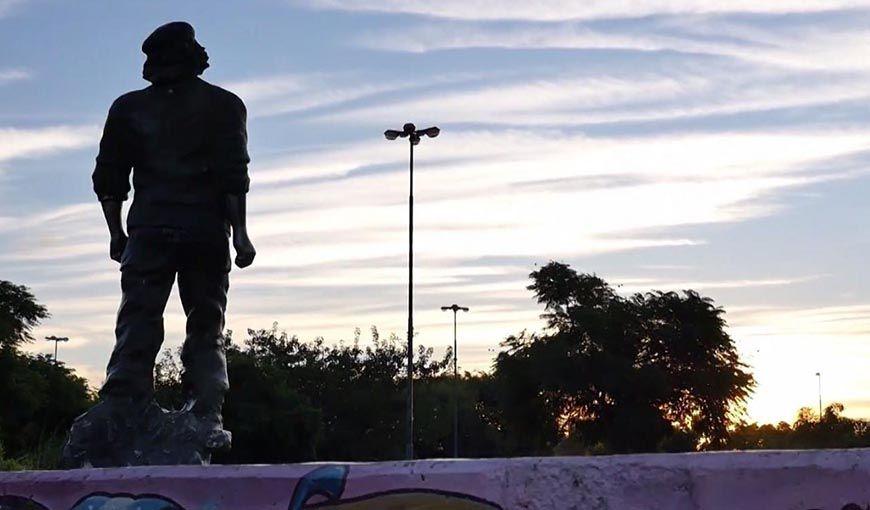 Monumento del Che en Rosario, Argentina. Foto: Tomada de Todo Noticias.