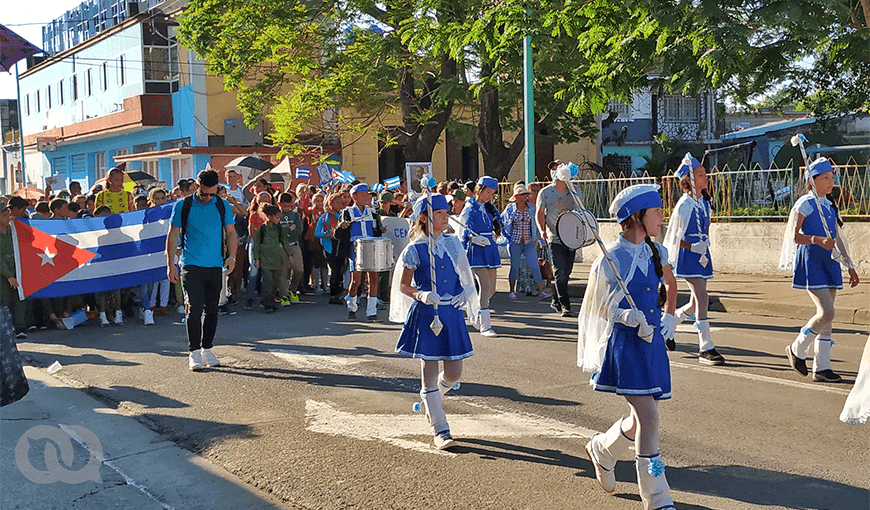 Desfile martiano en Las Tunas. Foto: Kyn Torres (elToque)
