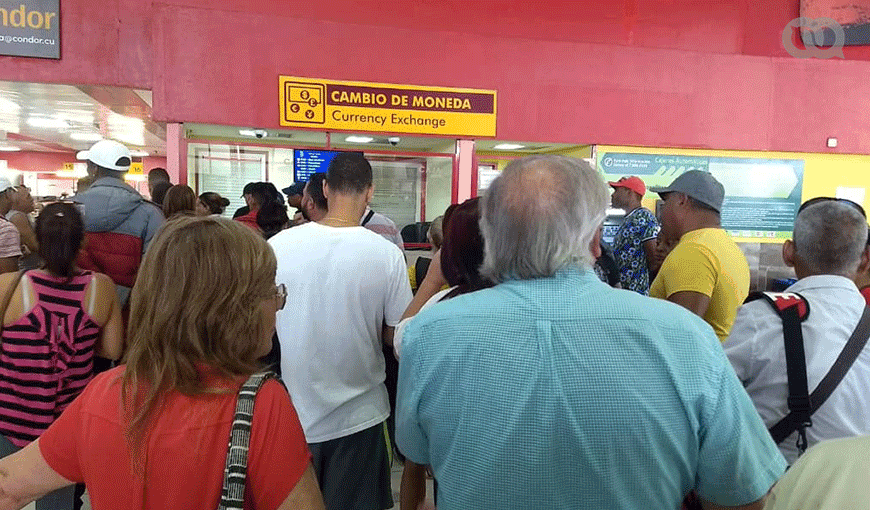 Casas de cambio del Aeropuerto Internacional José Martí. Foto: Darcy Borrero