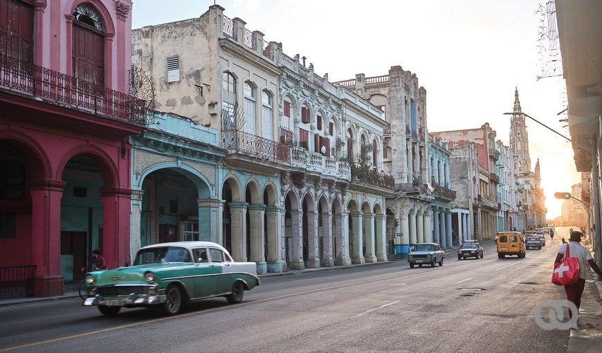 Calle Carlos III, Salvador Allende, La Habana. Vista desde el pequeño negocio de libros de Felicia. Foto: Natalia Favre.