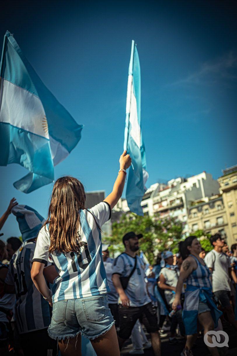 bandera Argentina mujer