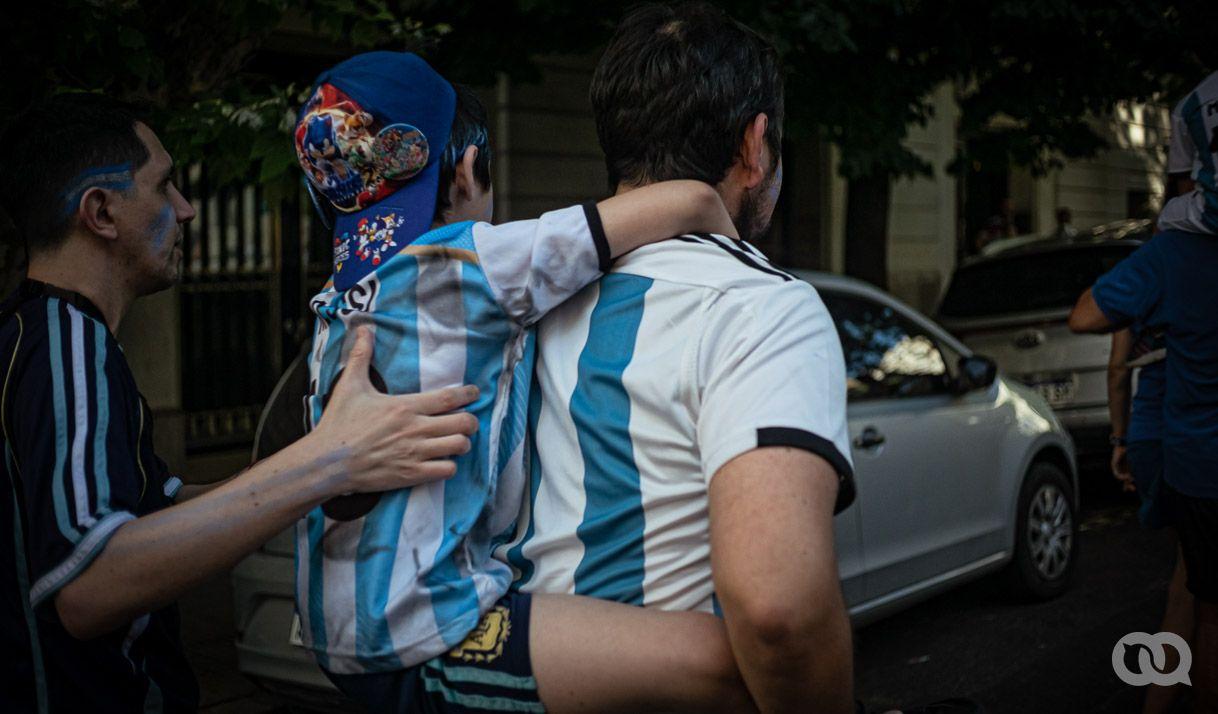 bandera Argentina hombre niño