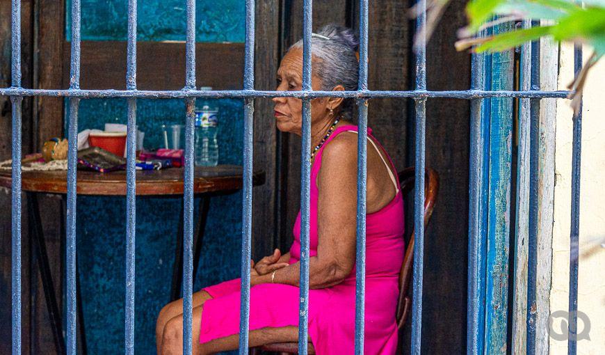 En Cuba el 15 % de los adultos mayores vive solo. Foto: Sadiel Mederos.
