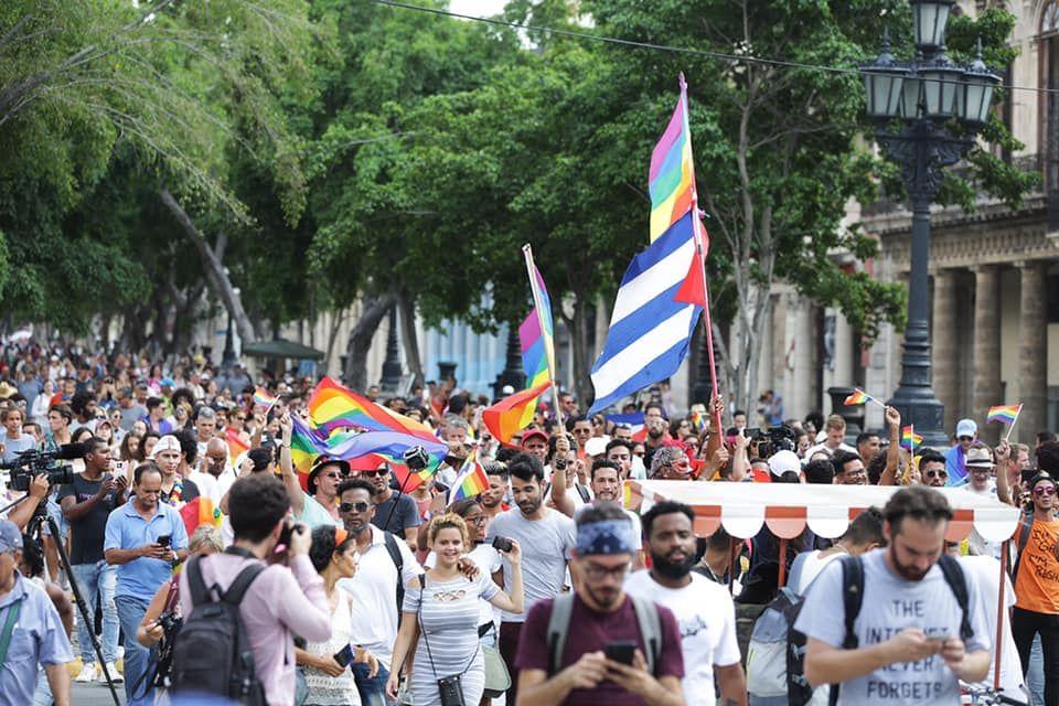 En la marcha del 11 de mayo participaron entre 200 y 300 personas según cálculos de algunos presentes. Foto: Gabriel Guerra Bianchini. Tomada de su perfil de Facebook.