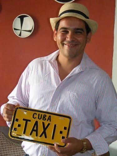 Abelito-taxista-de-turistas-mecanico-almendron.jpg