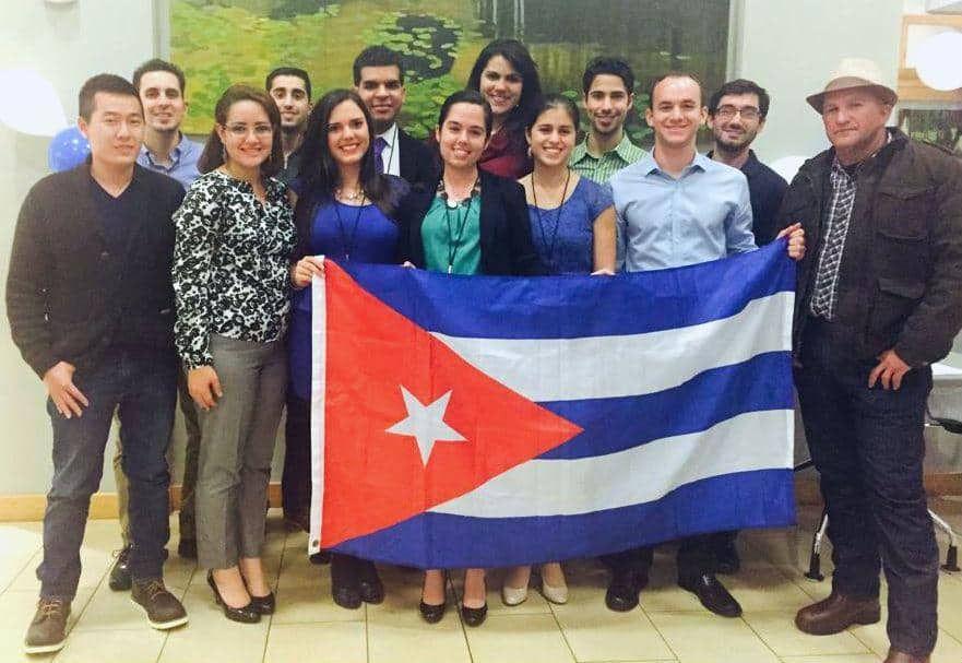 CAFE-Jóvenes-miembros-de-Cuban-American-for-Engagement.jpg