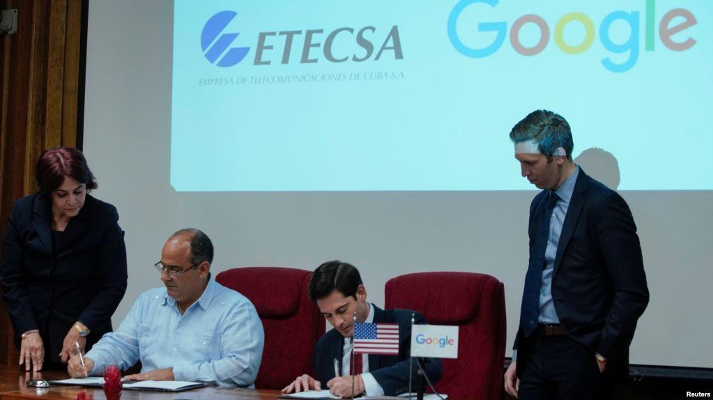 Representantes de ETECSA y Google firman acuerdo de peering en La Habana (2019) Foto: Reuters