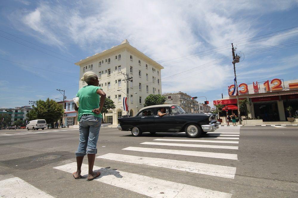 Así quedó el edificio de la esquina de 23 y 12, en La Habana. Foto: Alba León Infante