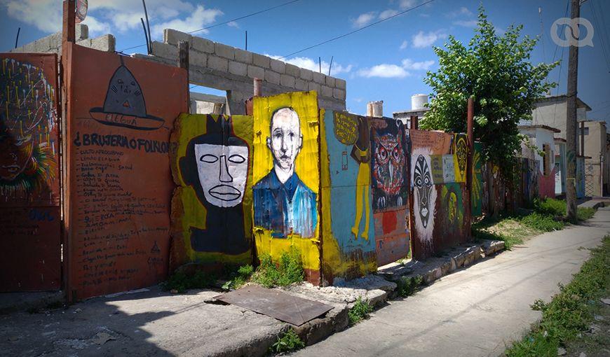 Expresiones de arte urbano, como resultado del proyecto comunitario en Punta Gotica. Foto: Glenda Boza. 