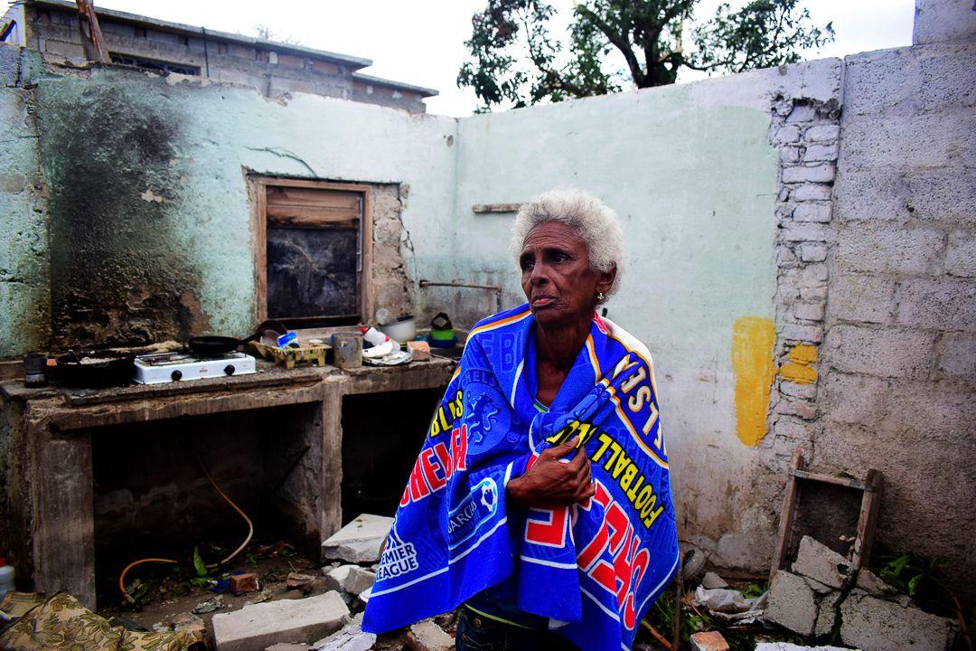 María de los Ángeles perdió, entre otras cosas, el techo de su casa y sus efectos electrodomésticos. Foto: Marcos Paz.