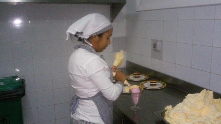 Malena-Arruebarruena-empleo-juvenil-en-Cuba-Turismo-economía-gastronomía.jpg