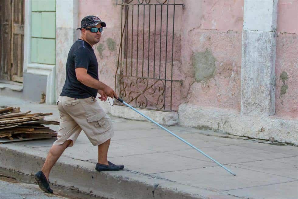 invidente-cubano-busca-trabajo.jpg