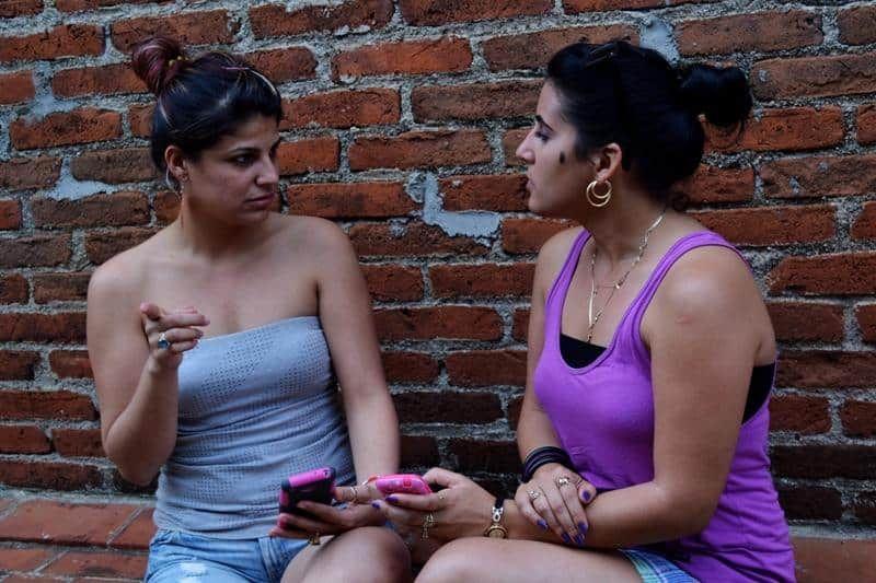 joven-cubana-masajes-emprendedora-empleo-juventud-derecho-laboral.jpg
