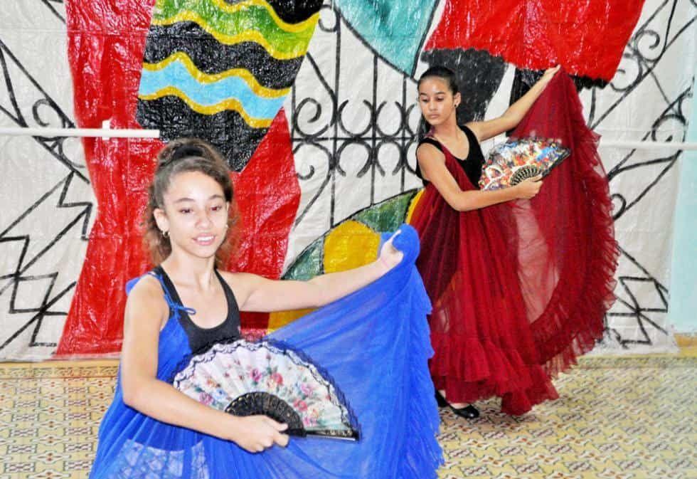 jovenes-aficionados-a-la-danza-flamenco.jpg
